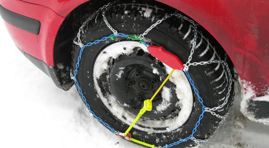 Comment installer correctement ses chaînes neige ?