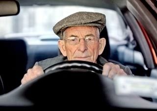 Seniors au volant : faut-il imposer une visite médicale ?